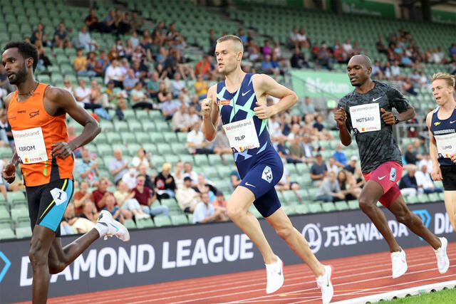 Både Zerei Kbrom og Filip Ingebrigtsen satte pers med veldig god margin på 3000 meteren på Bislett. (Foto: Samuel Hafsahl)