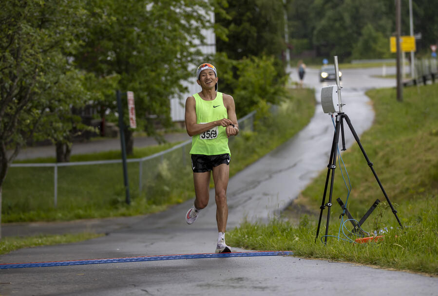 Håkon Urdal i mål på 50 km på tiden 3.21.20.