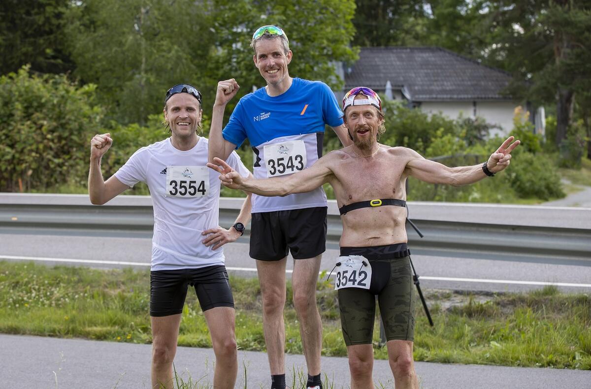 De tre beste på halvmaraton - fra venstre Magnus Øren (1.21.27) - Jarle Jakobsen (1.19.19) - Kjell Vegard Opheim (1.21.14).