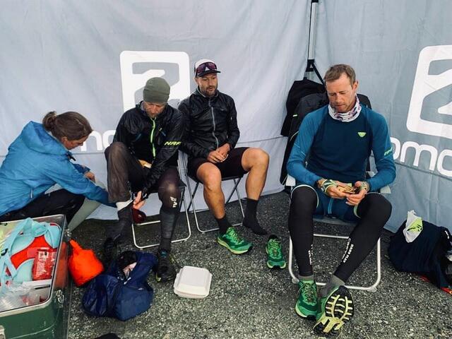 Team Rett Vest Endurance slapper av ved Kvitingen, midtveis mellom Voss og Bergen. (Arrangørfoto)