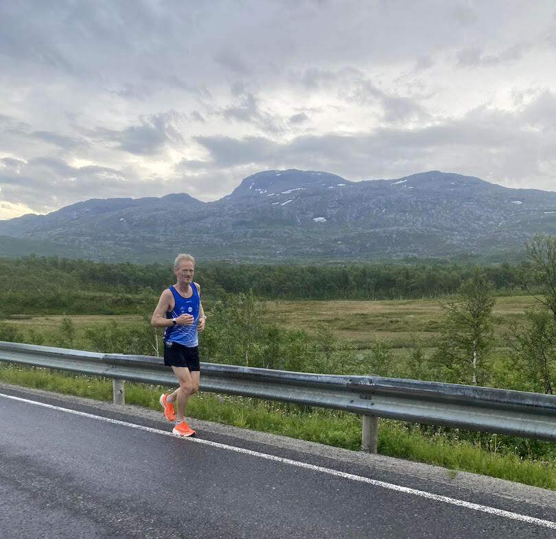 Simen Holvik satte ny norsk rekord på 48-timers løp i USA i helga. (Foto: Privat)