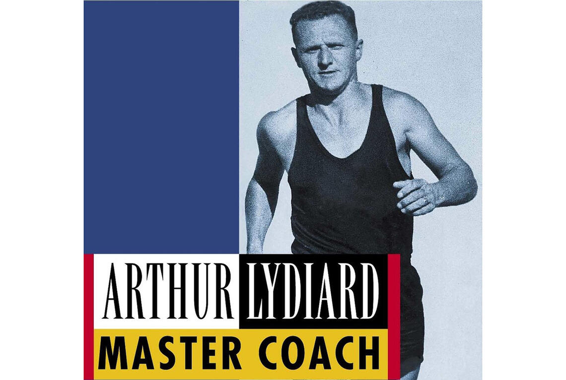 Arthur Lydiard (1917 - 2004) var en løper og løpetrener fra New Zealand som på 1960-tallet ble banebrytende og legendarisk ved å revolusjonere datidens treningsfilosofi. (Foto: faksimile av Garth Gilmour sin biografi om Lydiard)