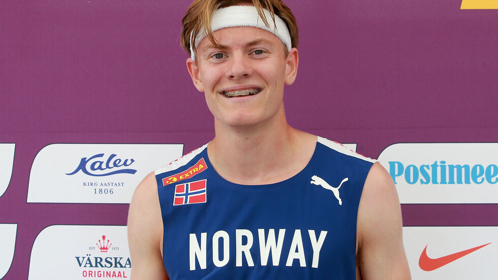 Ole Jakob Solbu tok 2. plassen i sitt heat og kvalifiserte seg dermed direkte videre til lørdagens semifinale på 800 m. (Foto: Kjell Vigestad)