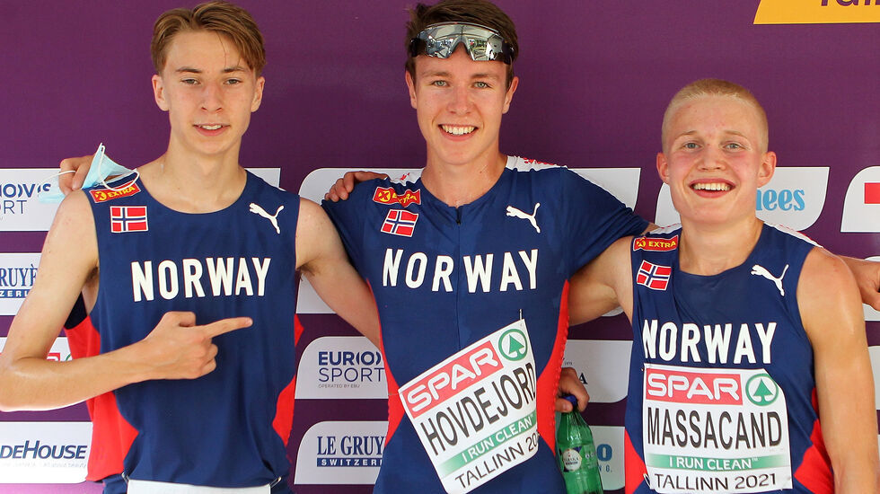 De tre norske, Tord Frank Ulset, Vebjørn Hovdejord og Philip Anders Anthelme Massacand, i mikssonen etter sin 5000 m. (Foto: Kjell Vigestad)