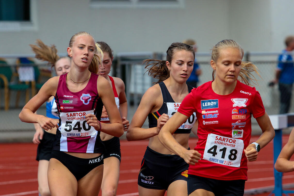 Leona Andersen Vedvik og Ingeborg Østgård hører til de antatt beste, Nora Bergan tok seg også til finalen, litt mer som en outsider. (Alle foto: Arne Dag Myking)
