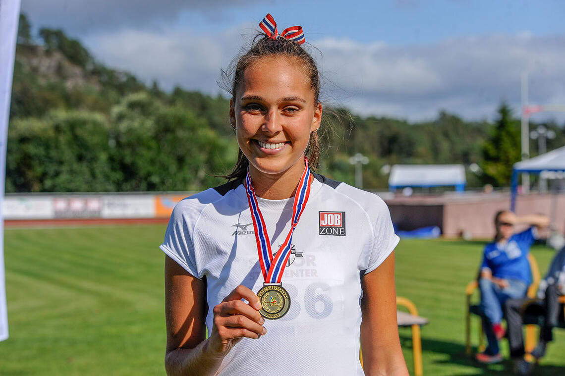 Solveig Cristina Hernandez Vråle er nå juniornorgesmester på 1500 meter i U23-klassen. (Alle foto: Arne Dag Myking)