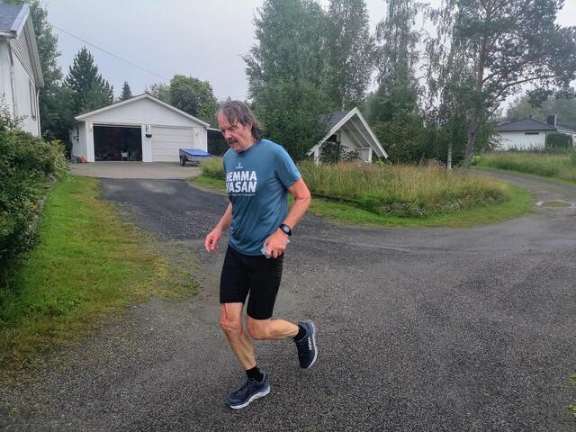 Jarle Busterud i mål hjemme i Hernes lørdag etter middag i sin 3. Hemmavasan for året. (Foto: Rolf Bakken)