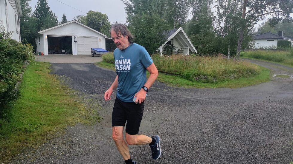 Jarle Busterud i mål hjemme i Hernes lørdag etter middag i sin 3. Hemmavasan for året. (Foto: Rolf Bakken)