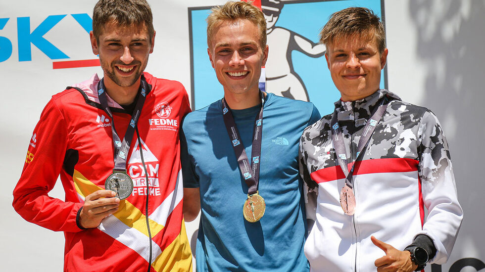 Kasper Fosser (midten) stakk av gårde med gullet, mens sølvet gikk til spanske Daniel Osanz (til venstre) og bronsen til sveistiske Jonas Soldini. (Foto: Discover Abruzzo) 