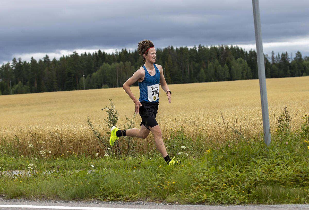 5 km: 8. plass: Finn Gjøsteen, Ull/Kisa 15.59.