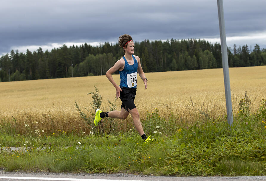5 km: 8. plass: Finn Gjøsteen, Ull/Kisa 15.59.