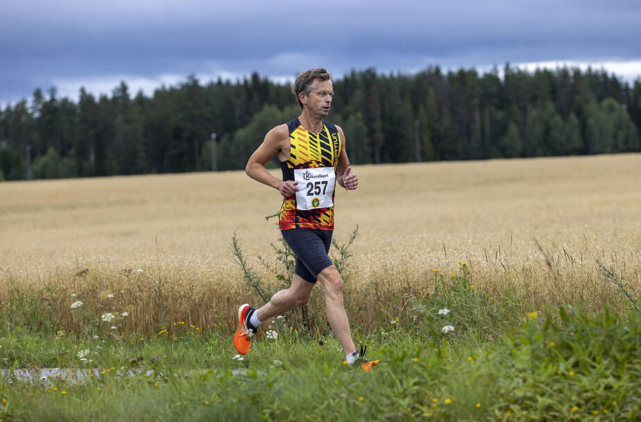 5 km: Christian Prestegård, Loen Active og Team Kondis løp på 20.51 i 65-årsklassen.