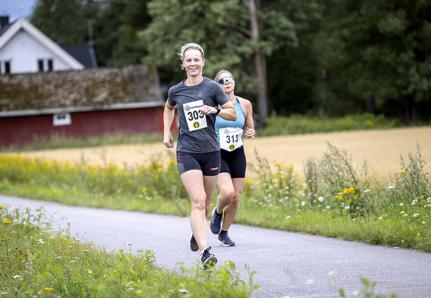 5 km: Julia Andersen 25:02.