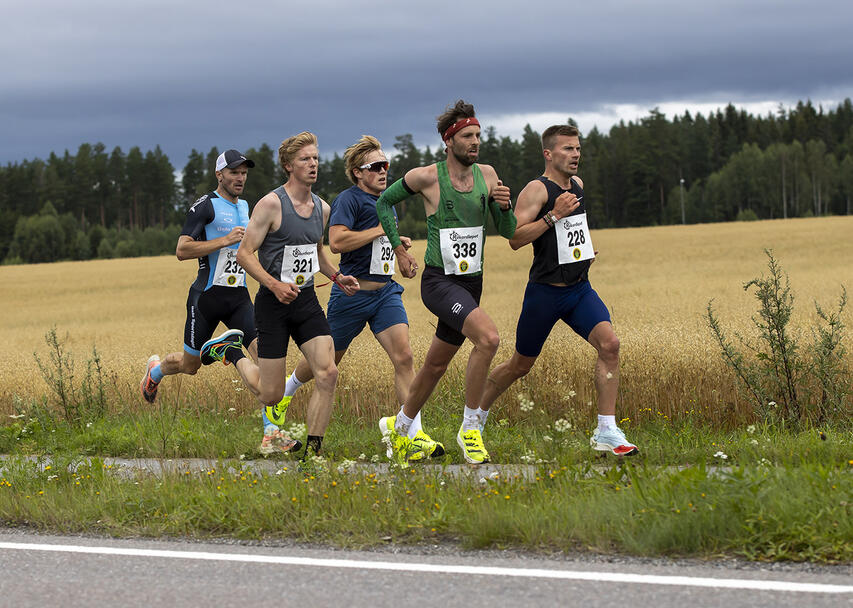 5 km: 7. plass Kristian Ulriksen, IL ROS. 15.52 hadde Sindre Buraas (338) som fartsholder. Martin Hansen, NTNUI (292) kom i mål på 16.21.