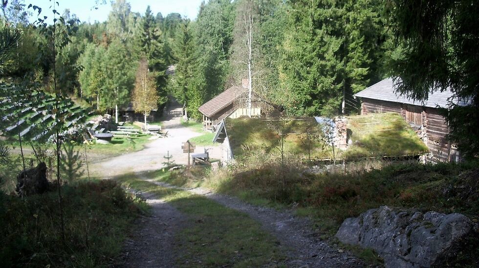 Kvennstugua i Vallset har kulturhistorisk sus. (Foto fra Kvennstuguløpets facebookside)
