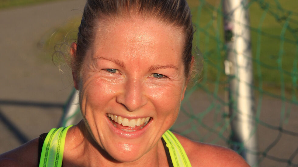 Damevinner: Mariann Vedvatne løp en så god halvmaraton denne mandagskvelden at det er den 26. beste halvmaratontiden i Norge så langt i år. (Foto: Gisle Sellevold)