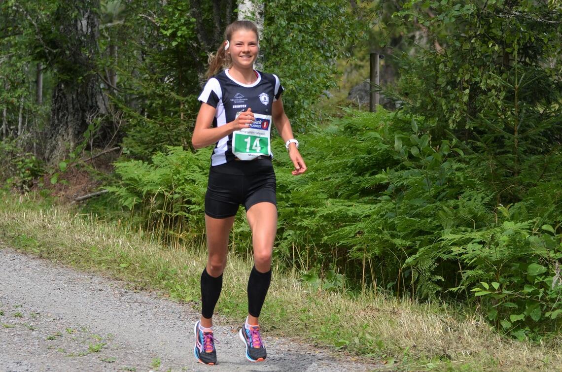 Maren Lie etter 36 km i sitt rekordløp på Kongsvinger. (Foto: Janne Slorafoss)