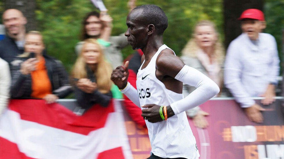 Eliud Kipchoge vant i Tokyo igjen. Denne gangen på sterk 2:02:40. Verdens fjerde beste maratontid noensinne (Arkivfoto: INEOS 1:59 Challenge)
