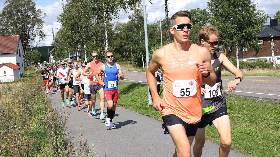 Anders Gløersen tok teten ut fra start på 10 kilometeren i Perseløpet. (Foto: Runar Gilberg)