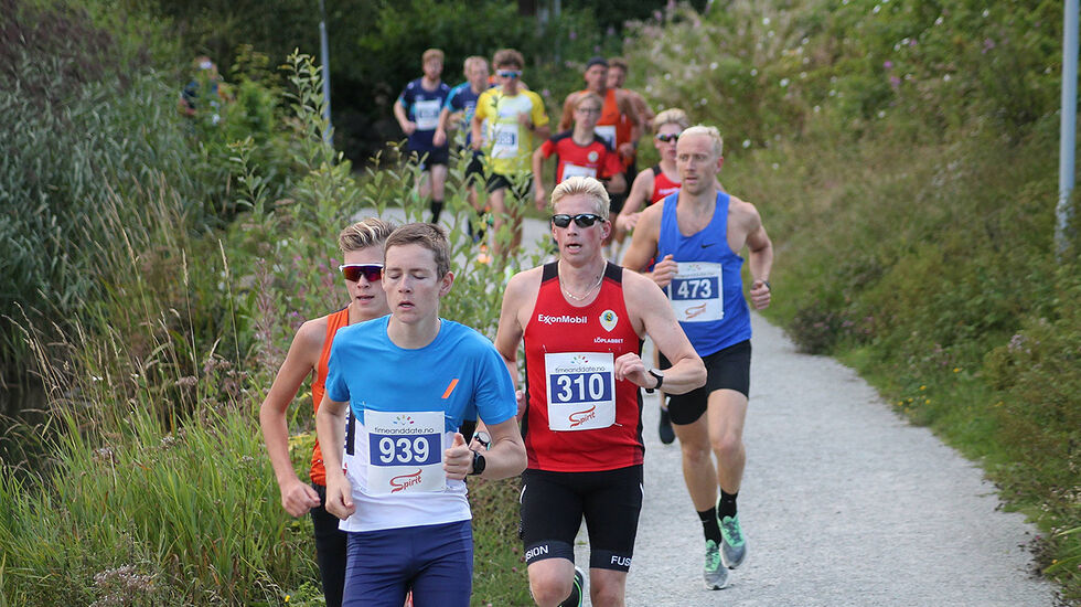 89 løpere fullførte 7 kilometeren som går én runde rundt Hålandsvannet utenfor Stavanger. (Foto: Ingolf Dale) 