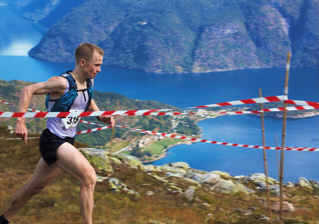 Øyvind Heiberg Sundbyknuste den gamle rekorden i Balestrand Opp. (Foto: arrangøren)