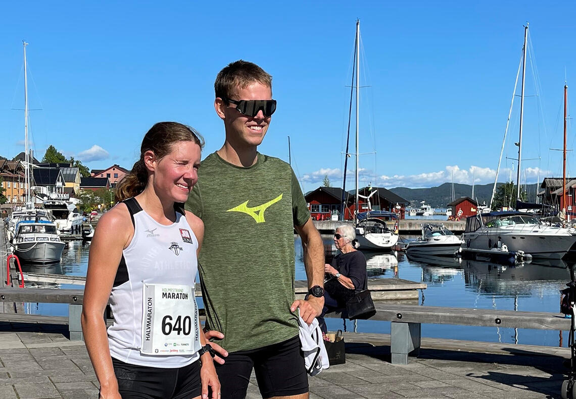 Det ble dobbeltseier på halvmaraton til samboerparet Maria Sagnes Wågan og Petter Rypdal. (Foto: Tor Gunnar Kjøllesdal)