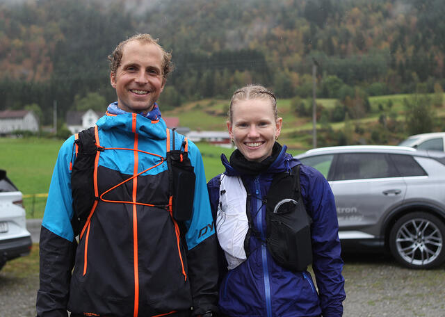 Vinnerne fra årets Skåla Opp, Torbjørn Thorsen Ludvigsen og Karoline Holsen Kyte, er klare for NM i motbakkeløp (Foto: Stig Roger Eide)