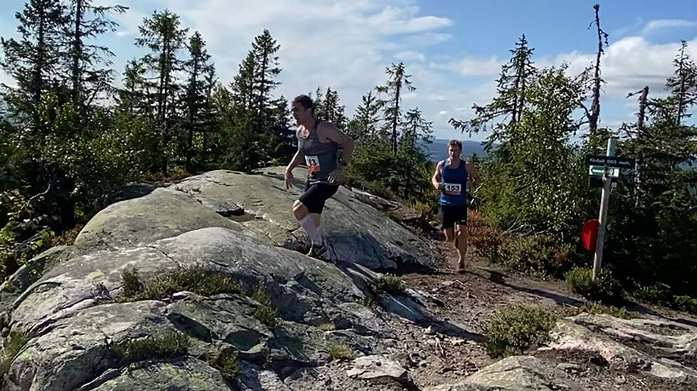 Seierskamp mellom Mads Berge og Erik Forbord. (Foto: Melvin Fagerhus)
