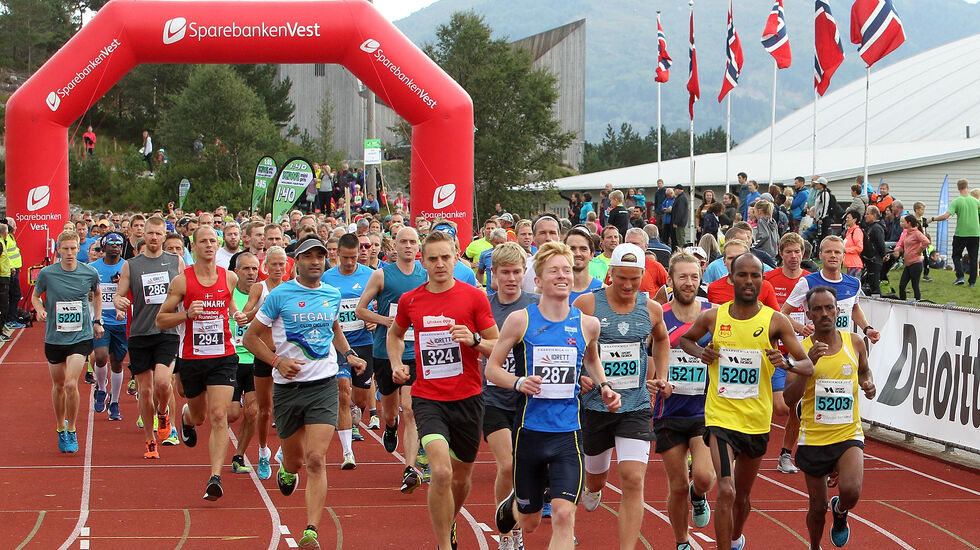Start halvmaraton i 2018. (Foto: Kjell Vigestad)