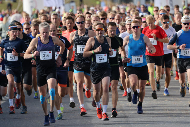 Det var fine forhold for løping da Birkebeinerløpet var i gang lørdag formiddag. (Foto: Geir Olsen)