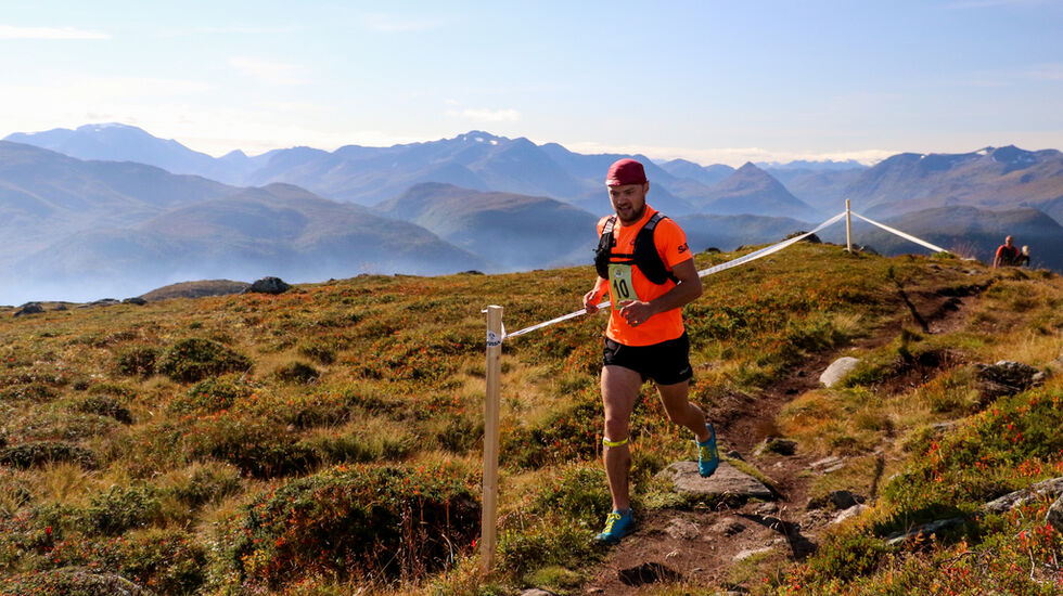 Skiskytter Øystein Ulekleiv fra Dombås første til toppen. Foto: Martin Hauge-Nilsen