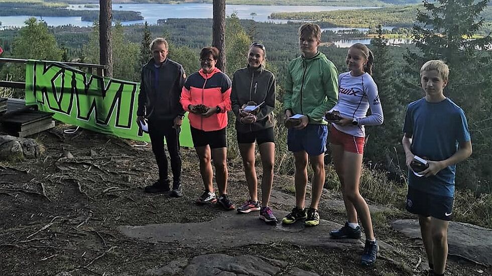 Klassevinnere anno 2020 (fra v.): Kjell Langfoss, Trine Beate Larsen, Ida Slorafoss, Kristian Sølverud Wangen, Ingeborg Rosager og Audun Rapp. (Foto fra Dronningens Utsikts facebookside) 