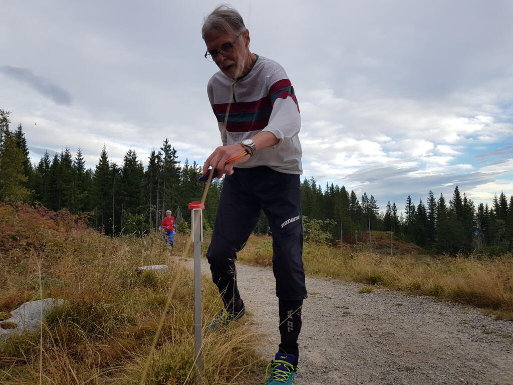 Ingvald Pedersen mot mål.