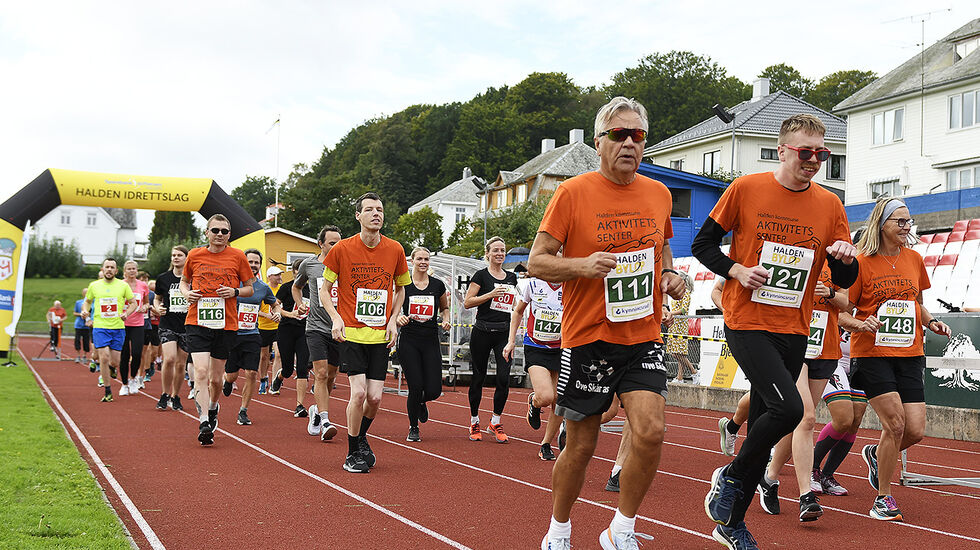 Starten på 5 og 10 km. (Alle foto: Bjørn Johannessen)