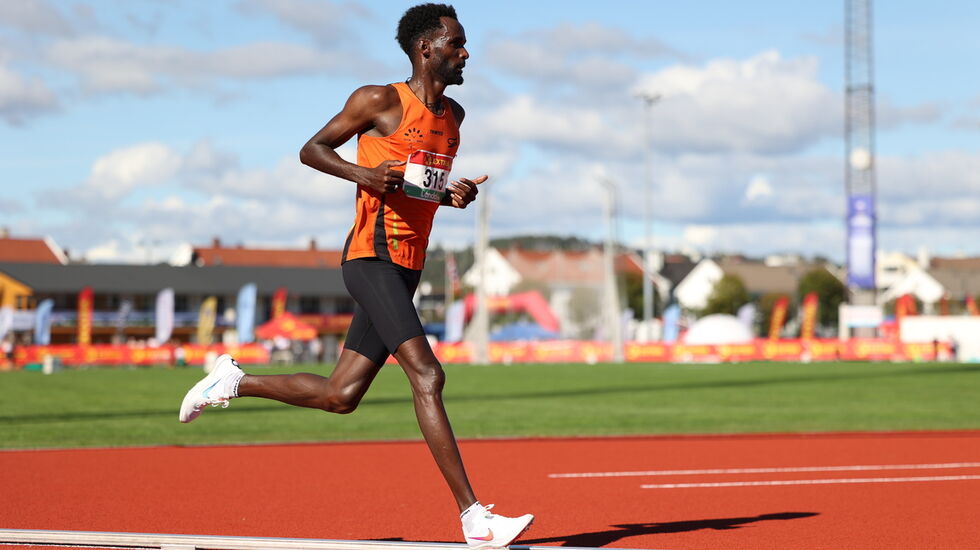 Zerei Kbrom Mezngi avsluttet 10 000 m med stil og overbevisende NM-gull. (Foto: Samuel Hafsahl)  