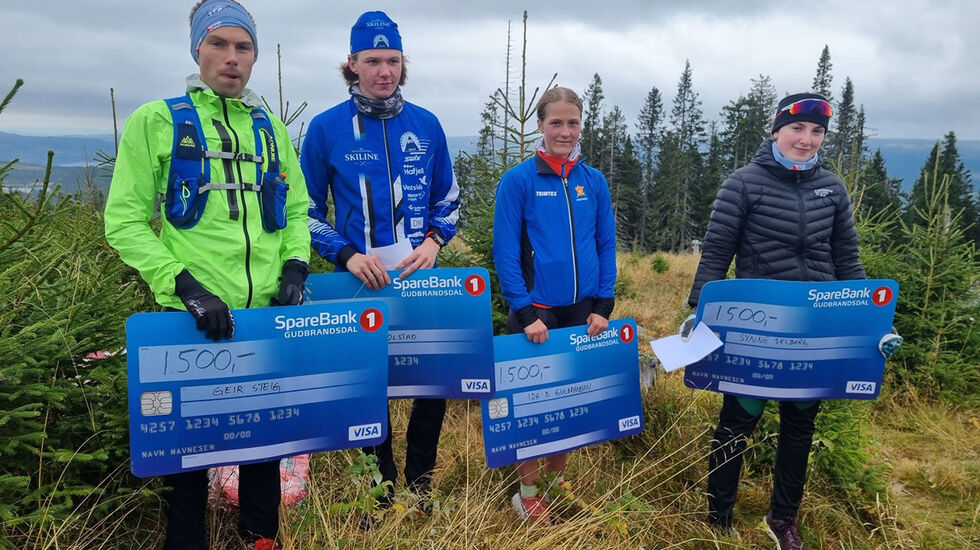 Geir Steig (fra venstre) var raskeste herre totalt i Landskampen Opp. Edvard F. Olstad var raskeste junior. Synne Selberg var beste kvinne totalt og også beste kvinnelige junior. Ida D. Gulbrandsen var nummer to totalt av kvinnene. (Alle foto: arrangøren)