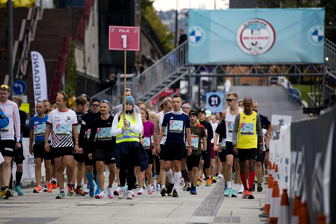 Klart for start i den 40. utgaven av Oslo Maraton. (Foto: Arvid Klokk)