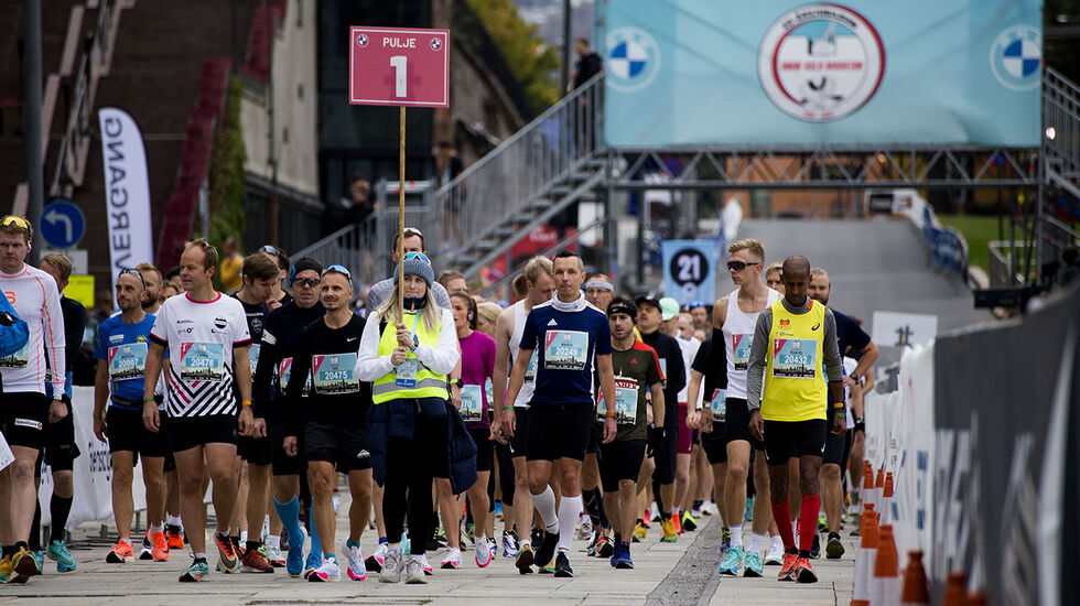 Klart for start i den 40. utgaven av Oslo Maraton. (Foto: Arvid Klokk)