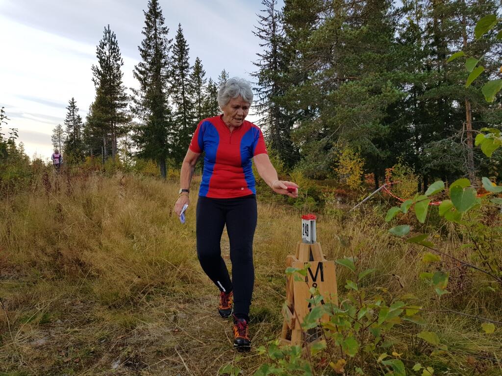 Elisabet Høgset Rise mot mål