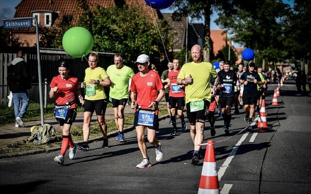 Fra en tidligere utgave av HCA Marathon som for en større del går på brede gater gjennom sentrale deler av Odense by (Foto: HCA Marathon/Lise Myltoft).