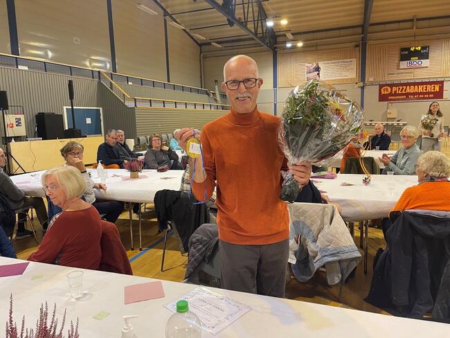 Kåre Frengstad har deltatt i alle ti årene. Selvfølgelig fikk han blomster, medalje og diplom!