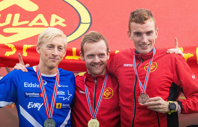 Premiepallen menn senior: Even Brøndbo Dahl, Bjørnar Sandnes Lillefosse og Marius Vedvik.