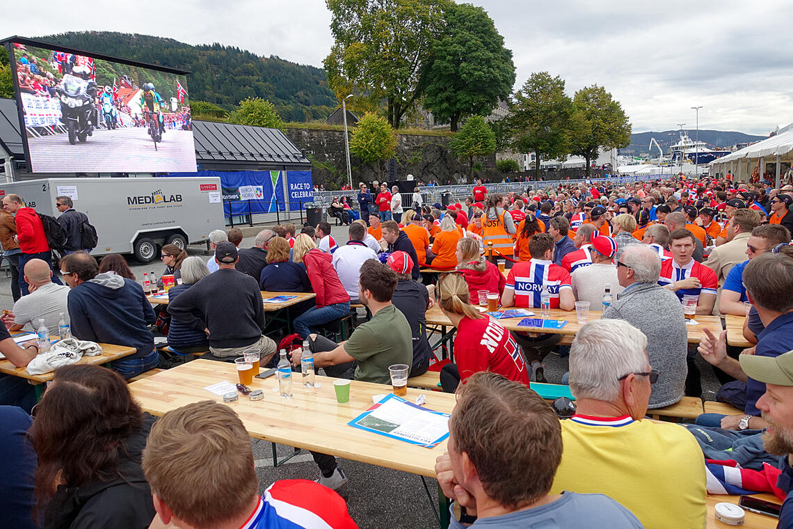 Fra sykkel-VM i Bergen i 2017. Arrangementet satte byen på hodet, og nå kan det gå mot en ny idrettsfest i Bergen neste år. (Foto: Arne Dag Myking)