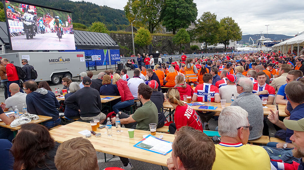 Fra sykkel-VM i Bergen i 2017. Arrangementet satte byen på hodet, og nå kan det gå mot en ny idrettsfest i Bergen neste år. (Foto: Arne Dag Myking)
