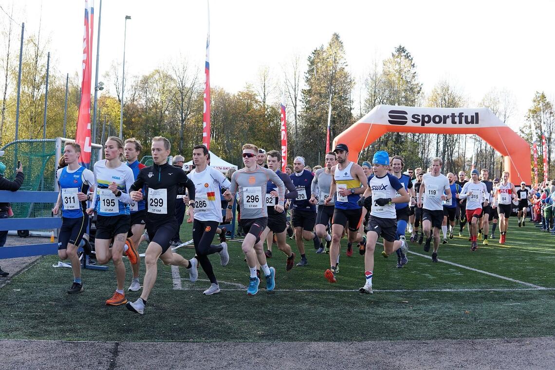 234 løpere la ut samtidig på 17 km fra Lyns klubbhus. (Foto: Lyn Ski / Andreas Skiri Refsdal)
