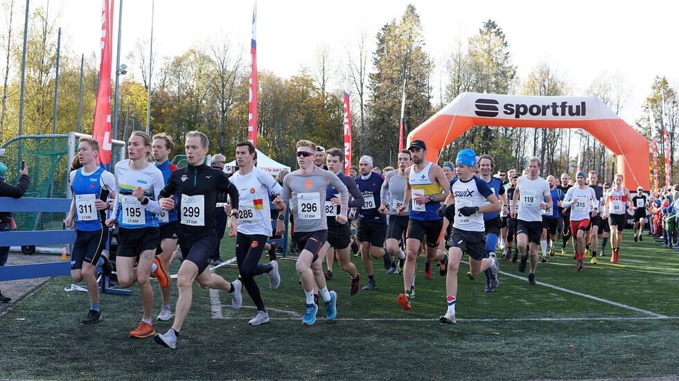 234 løpere la ut samtidig på 17 km fra Lyns klubbhus. (Foto: Lyn Ski / Andreas Skiri Refsdal)