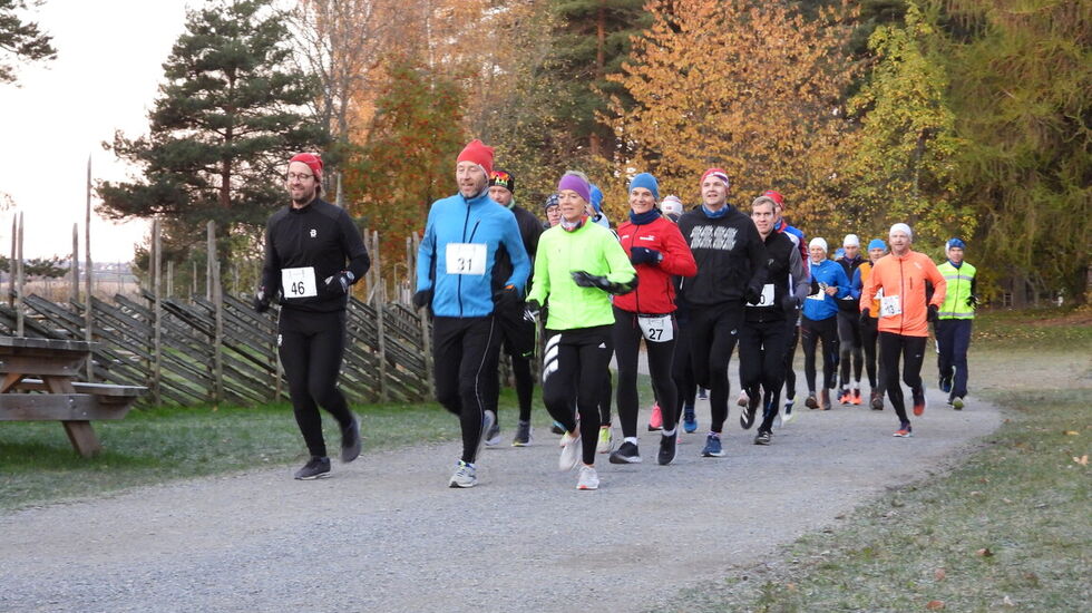 Et samlet felt på første runde ved Mjøsa. (Foto: Stein Arne Negård)