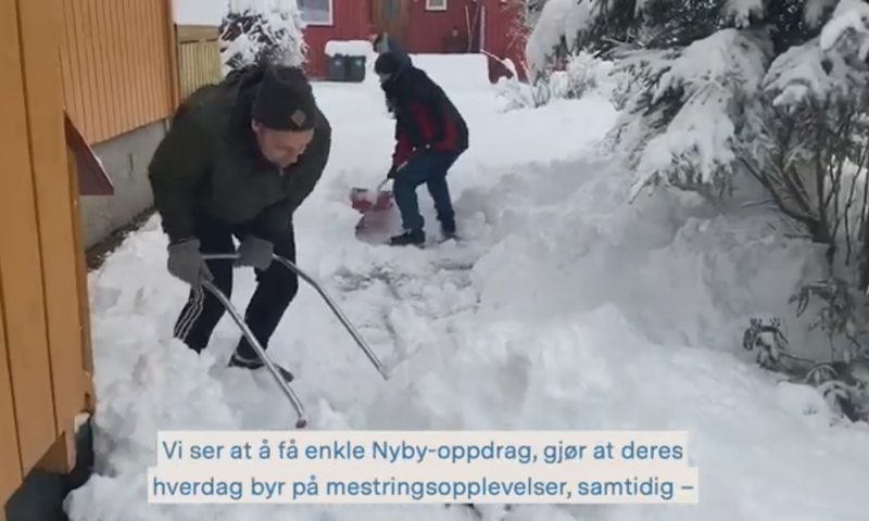 Snømåking. Skjermdump fra video. Foto: nyby.no.