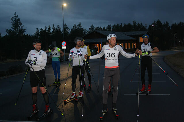 Det var fellesstart klokken 17.30.  (Alle foto: Sverre Larsen)