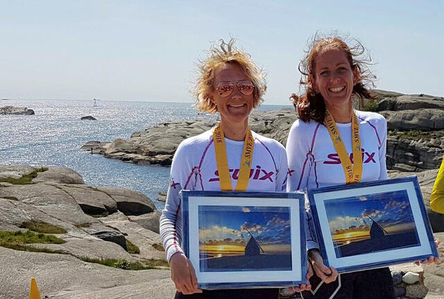 80 kilometer: Camilla Rodal (t.v.) og Helga Kringen kom på delt andreplass i 80-kilometeren i Soria Moria Verdens Ende. (Foto: Privat)